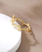 Load image into Gallery viewer, CROWN OF THORNS RING
